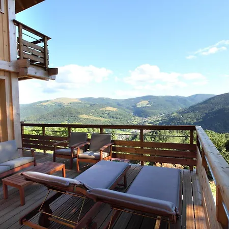 Les De La Marcairie *