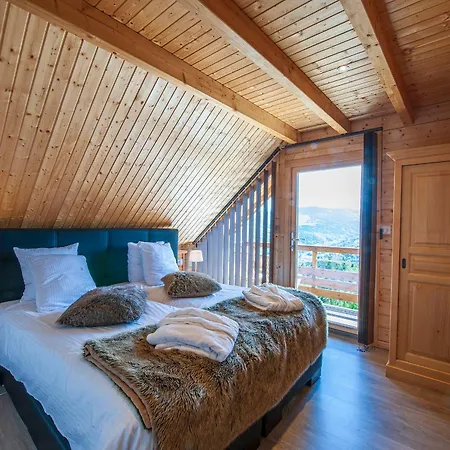 Les De La Marcairie *