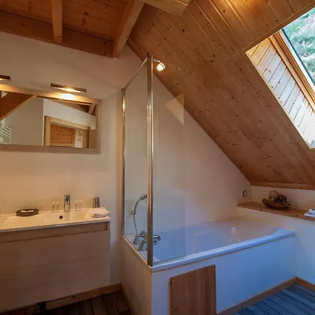 Les De La Marcairie Chalet