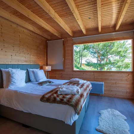 Les De La Marcairie *