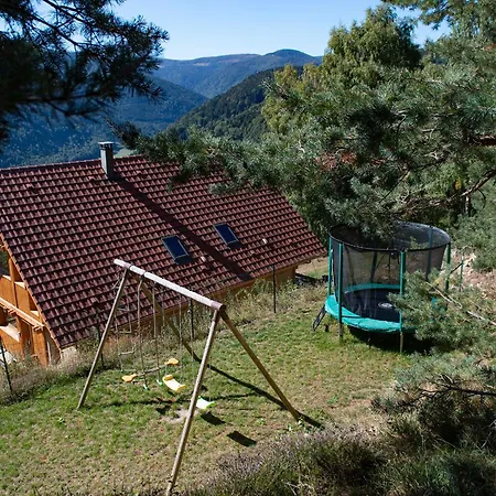 Les De La Marcairie *